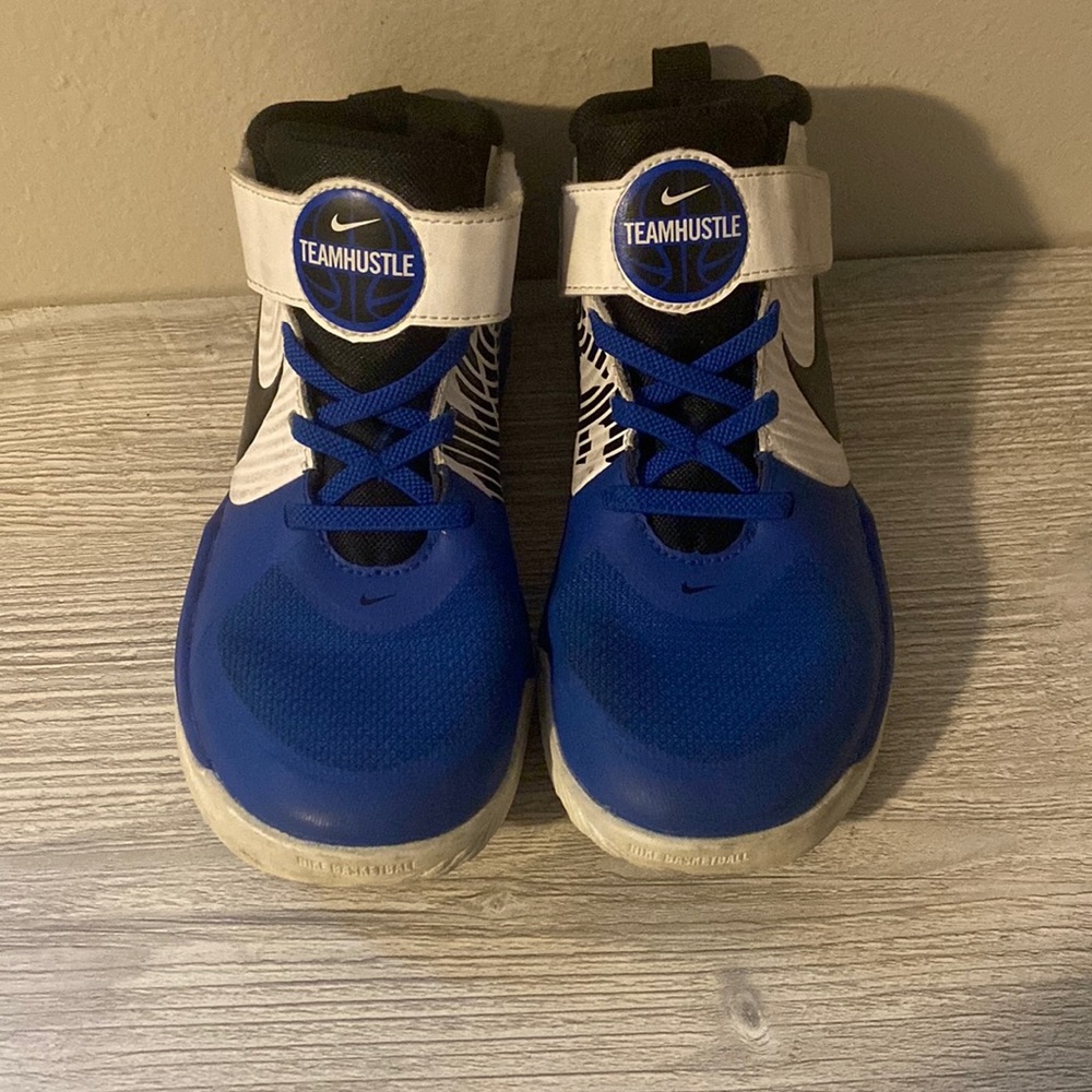Kids Nike shoes size 2